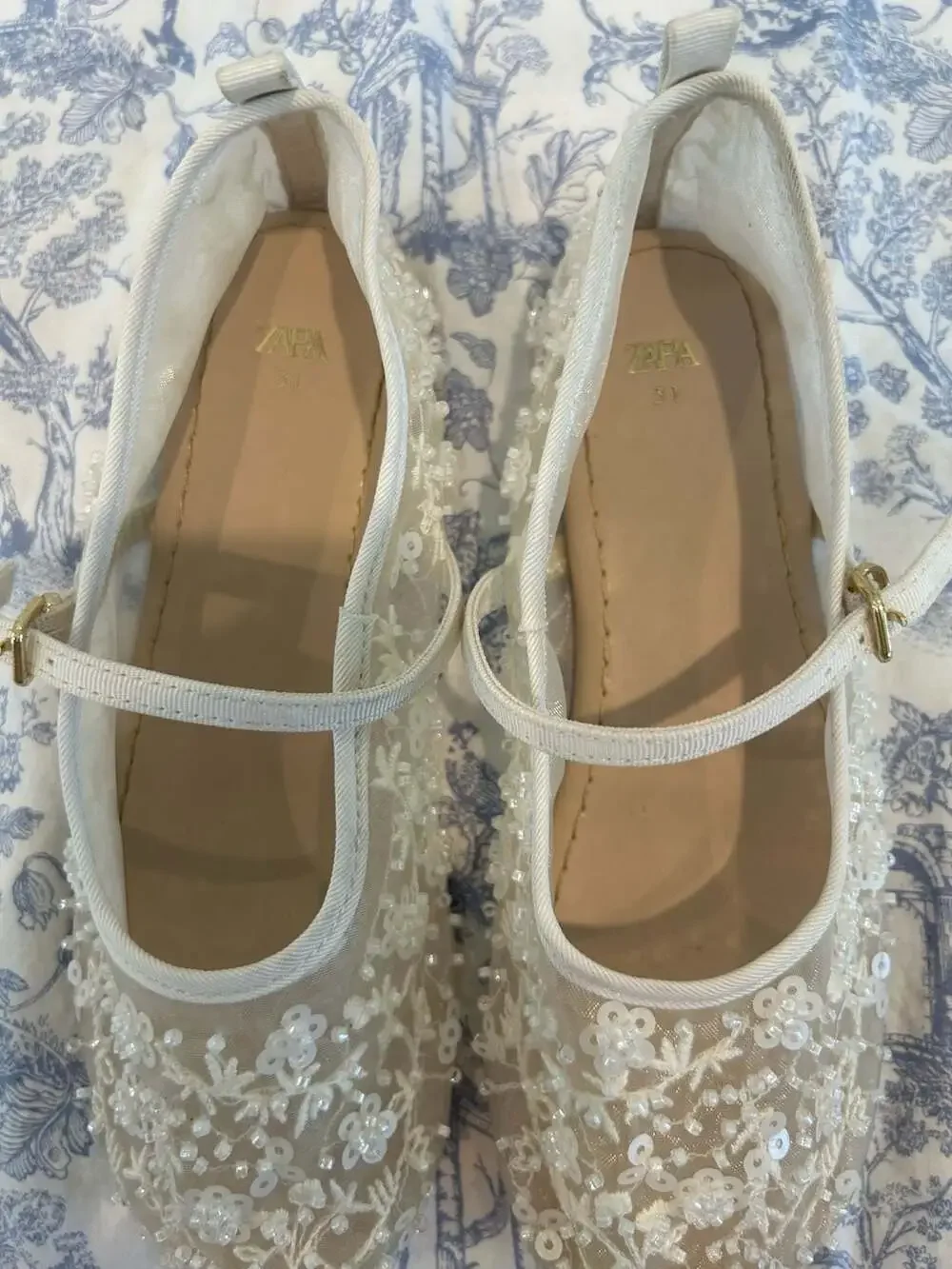 ZARA Girls Size 31 Ivory Beaded Sequin Floral Mesh Mary Jane Ballet Flats